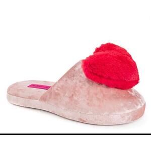 Betsey Johnson Red heart pink slippers shoes womens XL 11/12